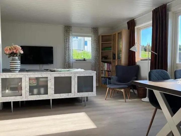 Lekkert Gjestehus Med Gratis Parkering Pa Stedet. Levanger Ngoại thất bức ảnh